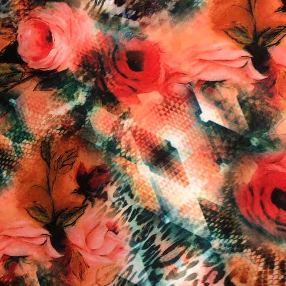 Love ❤️ J bandage dress - Picture 4 of 4